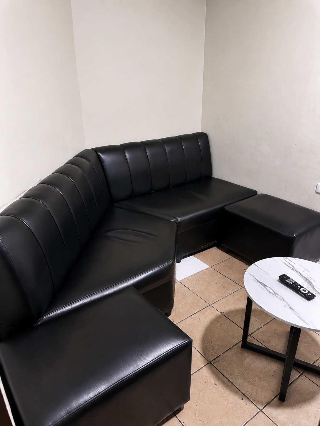 Room 1 interior view 3