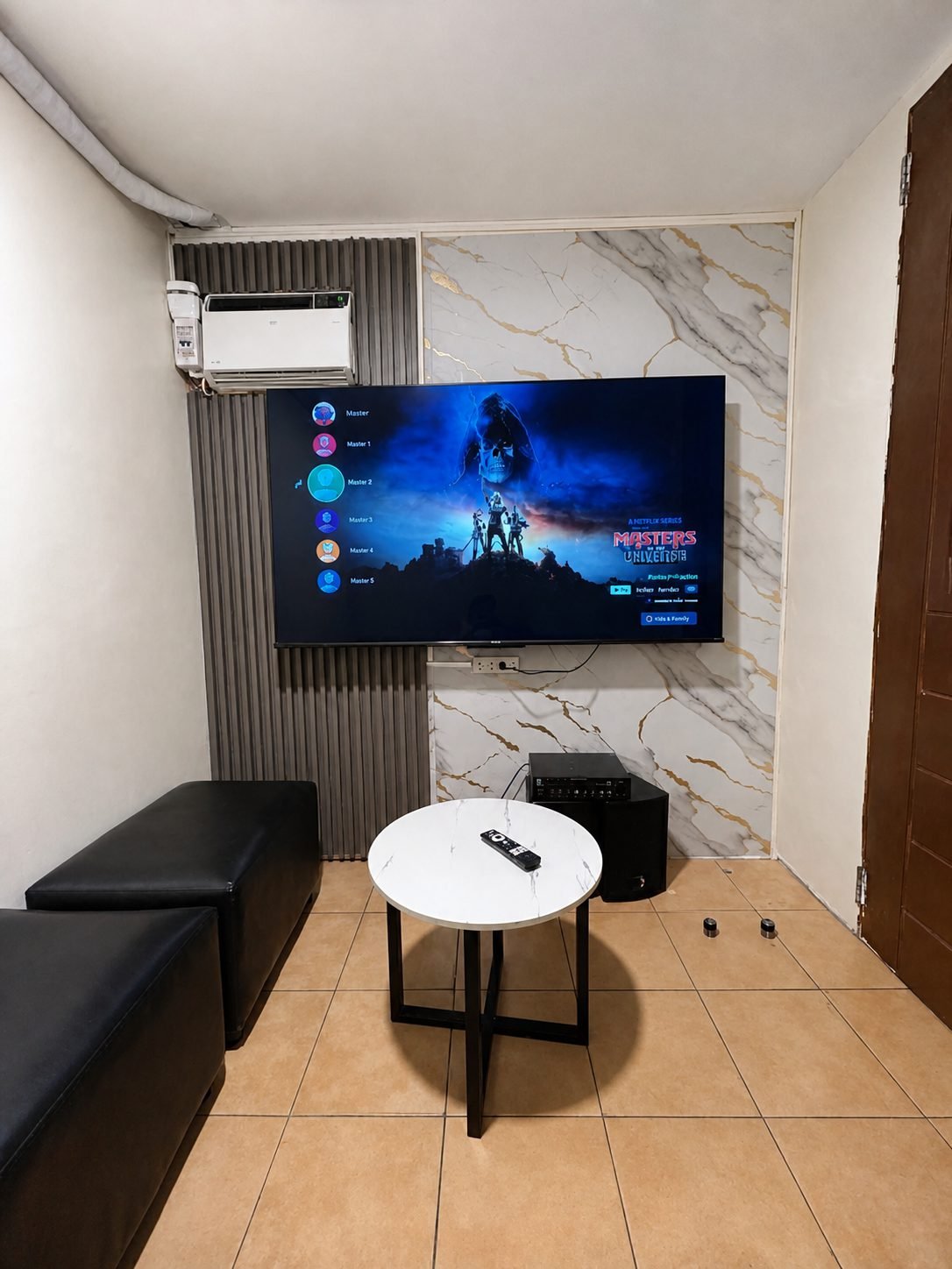 Room 2 interior view 1